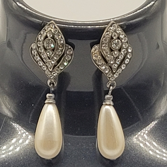 Jewelry - Antique Style Pearl Earrings Costume Jewelry​​​